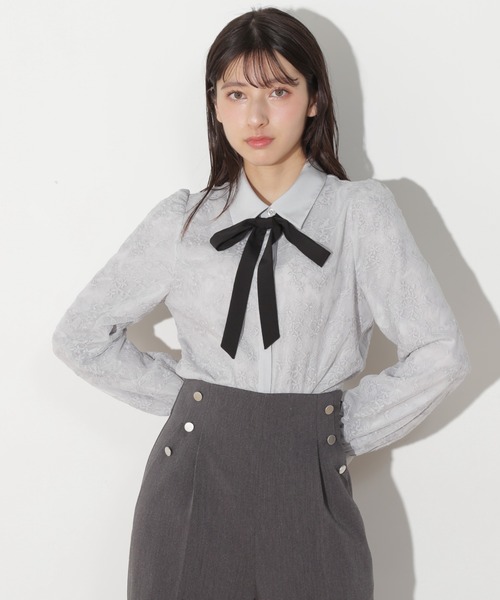 JILL by JILL STUART（ジルバイジルスチュアート）の「リボンタイレースブラウス（シャツ/ブラウス・レディース・ホワイト/ブルー・FREE）」の6枚目の写真