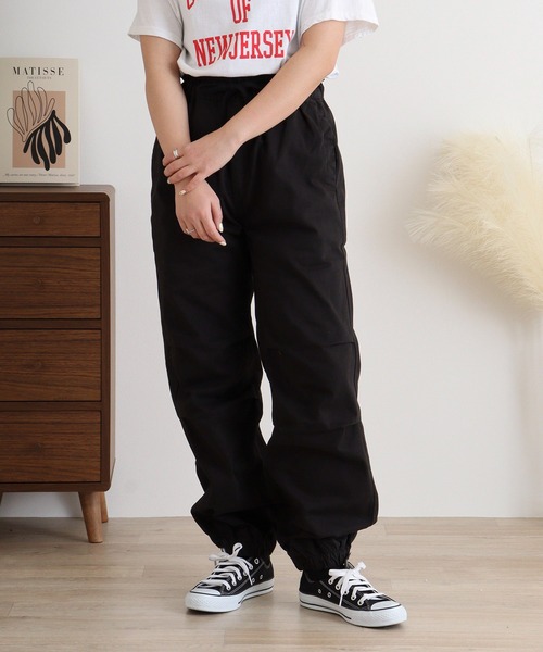 atONE(アットワン)の「リラックスワイド パラシュートパンツ(その他パンツ・レディース・ベージュ/ブラック/カーキ・L/M/3L/LL/4L)」の4枚目の写真