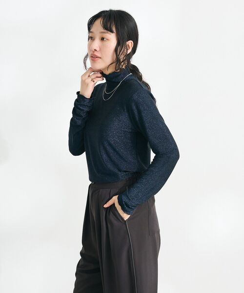 CRAFT STANDARD BOUTIQUE(クラフトスタンダードブティック)の「ラメチュールトップスインナー(Tシャツ/カットソー・レディース・シルバー/ベージュ/ネイビー・FREE)」の4枚目の写真