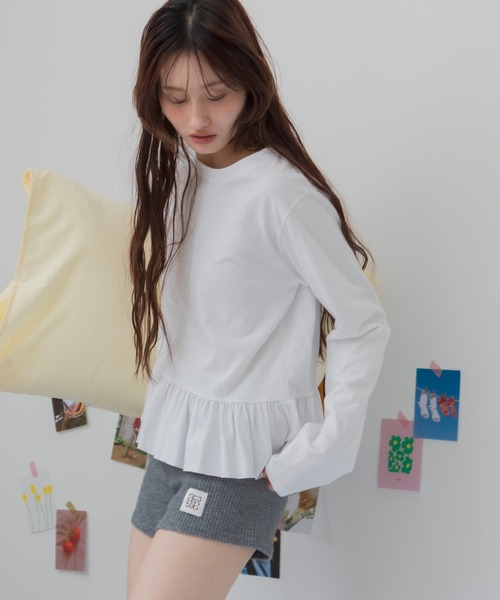 HEILIS(ヘイリス)の「裾フリルペプラムカットソー/フリルトップス ロンT ロングtシャツ 韓国 ガーリー バレエコア ブロケットコア スポーツミックス フレンチシック 秋服 冬服 春服 長袖 クルーネック Tシャツ カジュアル レイヤード ブラック アイボリー オフホワイト グレー ノームコア(Tシャツ/カットソー・レディース・ブラック/グレー/オフホワイト・FREE)」の12枚目の写真