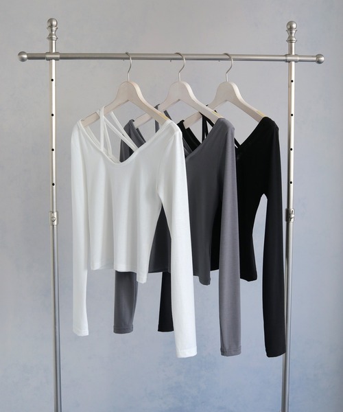 cheriella(シェリエラ)の「【cheriella】チョーカー風Vネックカットソー CHOKER-STYLE V-NECK CUT AND SEW(Tシャツ/カットソー・レディース・グレー/オフホワイト/ブラック・M)」の15枚目の写真