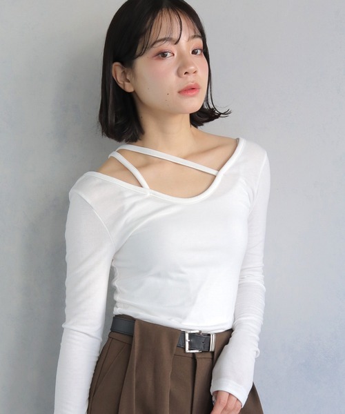cheriella(シェリエラ)の「【cheriella】チョーカー風Vネックカットソー CHOKER-STYLE V-NECK CUT AND SEW(Tシャツ/カットソー・レディース・グレー/オフホワイト/ブラック・M)」の19枚目の写真