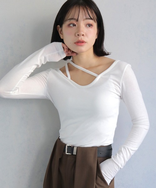 cheriella(シェリエラ)の「【cheriella】チョーカー風Vネックカットソー CHOKER-STYLE V-NECK CUT AND SEW(Tシャツ/カットソー・レディース・グレー/オフホワイト/ブラック・M)」の21枚目の写真