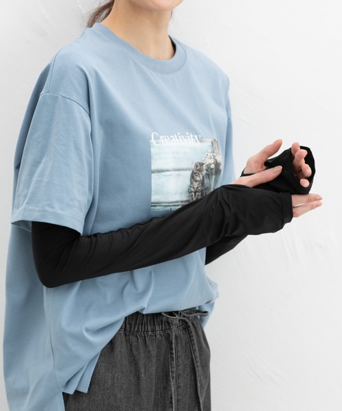 Honeys（ハニーズ）の「【ハニさら・接触冷感・吸水冷感・抗菌防臭・ＵＶカット】アームカバー／６０ｃｍ（アームカバー・レディース・ブラック/ライトグレー・FREE）」の8枚目の写真