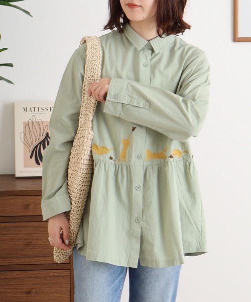 Emago(イマゴ)の「EMAGO 走るネコ刺繍シャツ(シャツ/ブラウス・レディース・ネイビー/グリーン/アイボリー・FREE)」の14枚目の写真