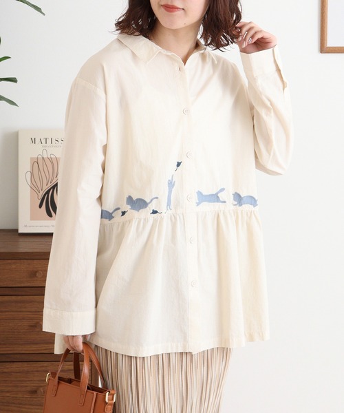 Emago(イマゴ)の「EMAGO 走るネコ刺繍シャツ(シャツ/ブラウス・レディース・ネイビー/グリーン/アイボリー・FREE)」の16枚目の写真