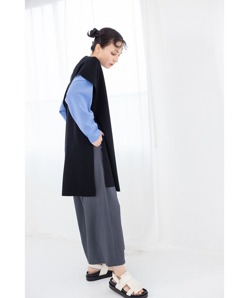 OSMOSIS（オズモーシス）の「アシンメトリーヘムニットベスト（ベスト・レディース・ベージュ/ライトベージュ/ブラック・ONE SIZE）」の5枚目の写真