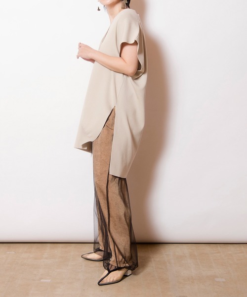 OSMOSIS（オズモーシス）の「アシンメトリーヘムニットベスト（ベスト・レディース・ベージュ/ライトベージュ/ブラック・ONE SIZE）」の10枚目の写真