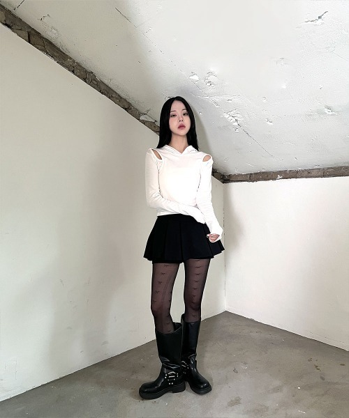 4INT.(フォイント)の「【ローライズ】 プリーツ フレア テニススカート / ミニ スカパン(スカート・レディース・ブラック/グレー・S/M)」の6枚目の写真