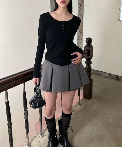 4INT.(フォイント)の「【ローライズ】 プリーツ フレア テニススカート / ミニ スカパン(スカート・レディース・ブラック/グレー・S/M)」の16枚目の写真