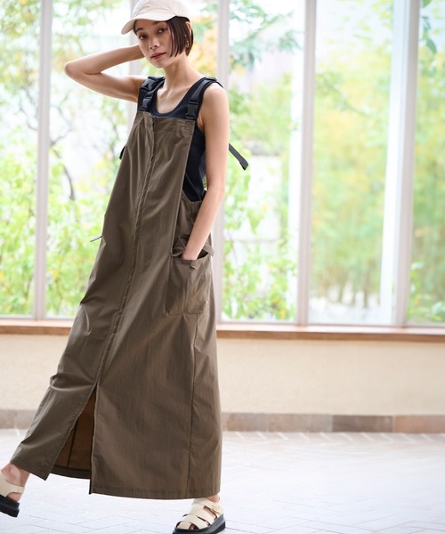 ever closet（エバークローゼット）の「はっ水 ジャンパースカート（ジャンパースカート・レディース・ブラック/カーキ・F）」の2枚目の写真
