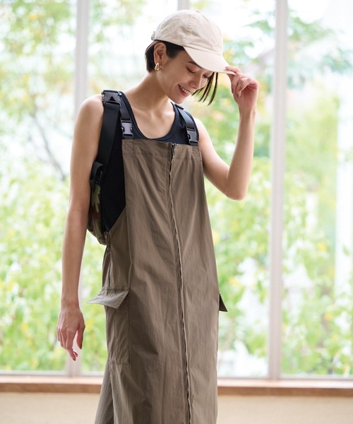 ever closet（エバークローゼット）の「はっ水 ジャンパースカート（ジャンパースカート・レディース・ブラック/カーキ・F）」の9枚目の写真