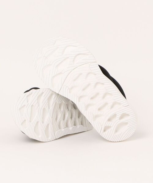 STEVE MADDEN（スティーブマデン）の「クロスパフィーボリュームサンダル/S.MADDEN HURDLE 2-VS（サンダル・レディース・ライム/ブラック×ホワイト/ブラック×ブラック・22.5cm/23.5cm/24.5cm/23.0cm/24.0cm/23.5-24）」の20枚目の写真