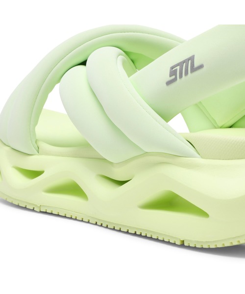 STEVE MADDEN（スティーブマデン）の「クロスパフィーボリュームサンダル/S.MADDEN HURDLE 2-VS（サンダル・レディース・ライム/ブラック×ホワイト/ブラック×ブラック・22.5cm/23.5cm/24.5cm/23.0cm/24.0cm/23.5-24）」の17枚目の写真