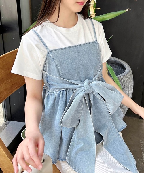 INGNI(イング)の「2Wayリボンデニムキャミソール(キャミソール・レディース・ブルー/ライトブルー/ブラック・M)」の2枚目の写真