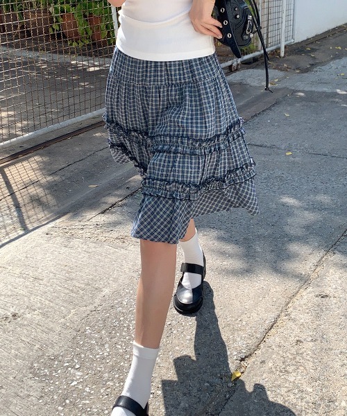 Achic(アシック)の「選べる2丈/四色展開フリルペチスカート(スカート・レディース・ネイビー/ホワイト/ブラック/ブルー/ブルー系その他・M)」の6枚目の写真