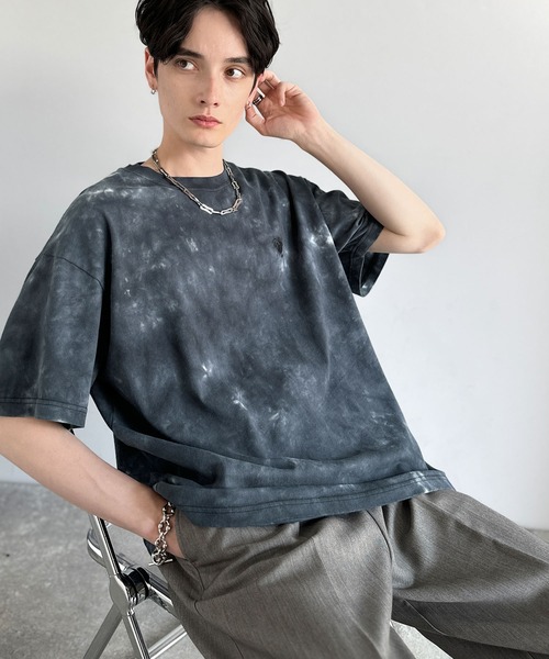 Classical Origin(クラシカルオリジン)の「【Classical Origin】「視線を独り占め。」タイダイ染め刺繍入りオーバーサイズTシャツ/Tie-Dye Embroidered Oversize T-Shirt(Tシャツ/カットソー・メンズ・ネイビー/オフホワイト/ブラック・LARGE/SMALL/MEDIUM)」の7枚目の写真