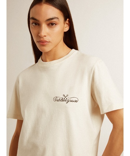 GOLDEN GOOSE（ゴールデングース）の「Tシャツ レディース（ユーズドホワイト） チェストロゴ（Tシャツ/カットソー・レディース・ホワイト系その他・S/M）」の5枚目の写真