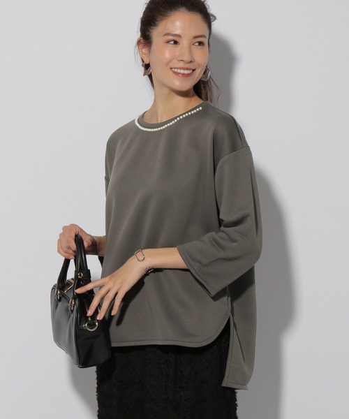 Elura（エルーラ）の「ミニ裏毛オフショルプルオーバー/321610（Tシャツ/カットソー・レディース・ライトベージュ/チャコールグレー/ホワイト・FREE）」の2枚目の写真