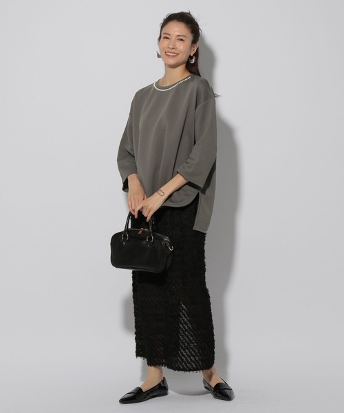 Elura（エルーラ）の「ミニ裏毛オフショルプルオーバー/321610（Tシャツ/カットソー・レディース・ライトベージュ/チャコールグレー/ホワイト・FREE）」の12枚目の写真