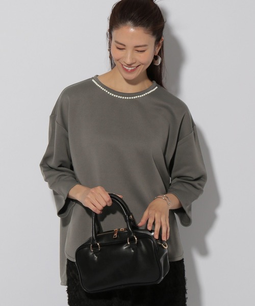 Elura（エルーラ）の「ミニ裏毛オフショルプルオーバー/321610（Tシャツ/カットソー・レディース・ライトベージュ/チャコールグレー/ホワイト・FREE）」の13枚目の写真