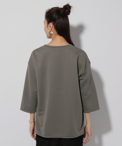 Elura（エルーラ）の「ミニ裏毛オフショルプルオーバー/321610（Tシャツ/カットソー・レディース・ライトベージュ/チャコールグレー/ホワイト・FREE）」の16枚目の写真