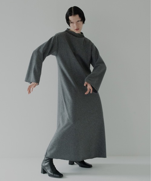 RYU(リュー)の「soft wool bottle neck dress(ワンピース・メンズ・チャコール/モカ・1/2)」の7枚目の写真