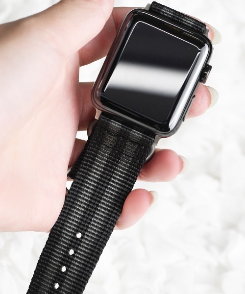 Fun & Daily（ファンアンドデイリー）の「Apple Watch Military Nylon Band（デジタル腕時計・メンズ・ブラック/ネイビー/ベージュ/アーミー/ブラック系その他/オレンジ/グレー・A/B）」の2枚目の写真