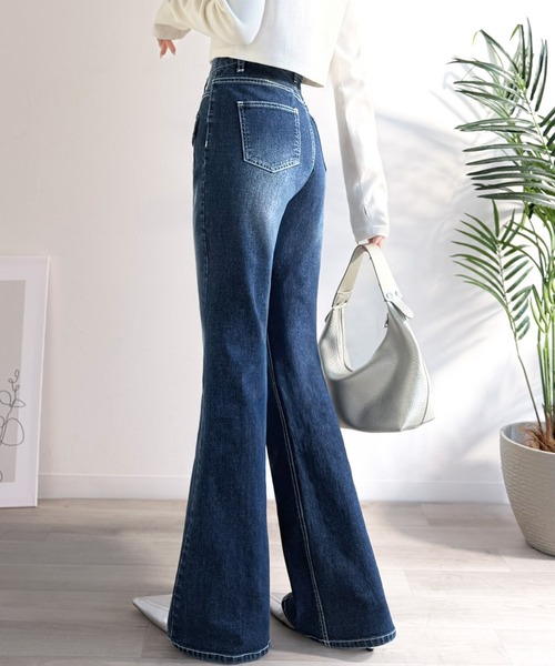 mily bilet（ミウィビレット）の「【mily bilet】脚、盛れすぎ注意！ポケットデザインストレッチフレアデニム（デニムパンツ・レディース・インディゴブルー/ブラック/ブルー・MEDIUM/SMALL/X-LARGE/LARGE）」の16枚目の写真