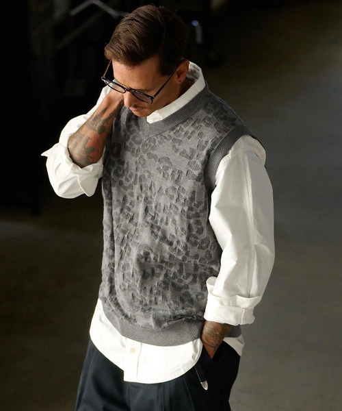 THEOREM（セオレム）の「mcg3647-Layer of Leopard VN Vest レオパードニットベスト（ベスト・メンズ・グレー/グリーン/ブラック・M/L/XL）」の22枚目の写真