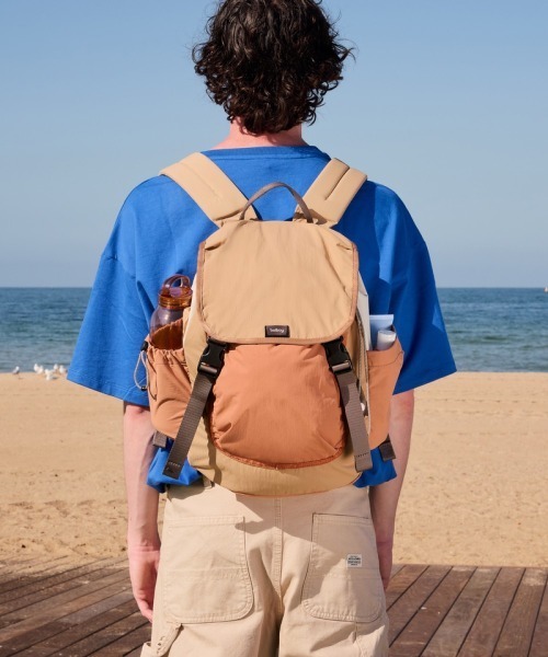 entre square（アントレスクエアー）の「Bellroy-バックパック/ミニバッグ Cinch Backpack オート（バックパック/リュック・レディース・ホワイト・ONE SIZE）」の13枚目の写真