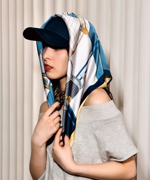 CALIFORNIA OUTFITTERS（カリフォルニア アウトフィッターズ）の「5B3 大判スカーフ 70cm×70cm ＋ 無地 ６パネルキャップ SET（キャップ・レディース・ホワイト/ライトブルー/ブラック/ライトグレー/ネイビー/ベージュ・ONESIZE）」の6枚目の写真