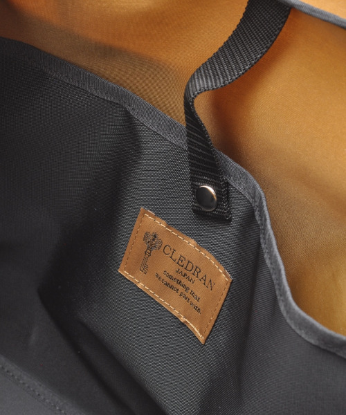 CLEDRAN(クレドラン)の「【A4/PCにも対応】CL3860 CHEVA POCKET BOSTON(ボストンバッグ・レディース・ブラック/ライトグレー/マスタード・FREE)」の15枚目の写真