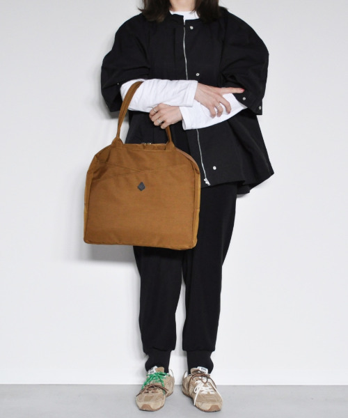 CLEDRAN(クレドラン)の「【A4/PCにも対応】CL3860 CHEVA POCKET BOSTON(ボストンバッグ・レディース・ブラック/ライトグレー/マスタード・FREE)」の16枚目の写真
