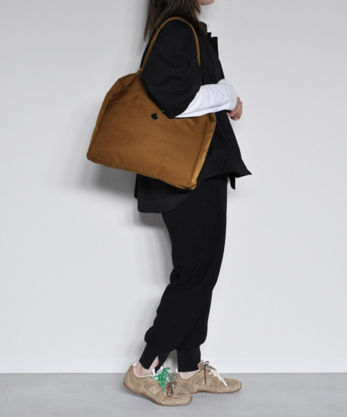 CLEDRAN(クレドラン)の「【A4/PCにも対応】CL3860 CHEVA POCKET BOSTON(ボストンバッグ・レディース・ブラック/ライトグレー/マスタード・FREE)」の17枚目の写真