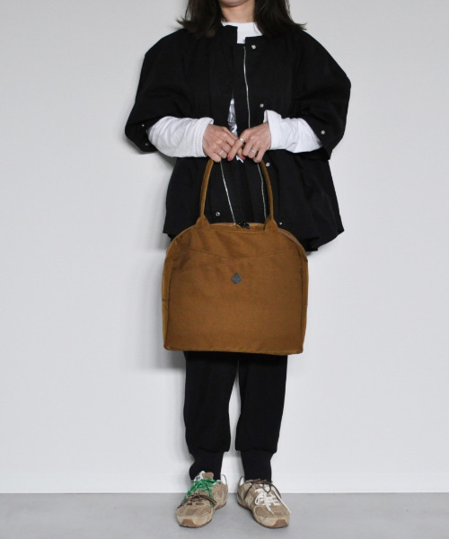 CLEDRAN(クレドラン)の「【A4/PCにも対応】CL3860 CHEVA POCKET BOSTON(ボストンバッグ・レディース・ブラック/ライトグレー/マスタード・FREE)」の18枚目の写真