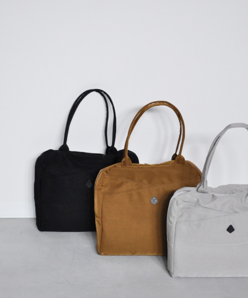 CLEDRAN(クレドラン)の「【A4/PCにも対応】CL3860 CHEVA POCKET BOSTON(ボストンバッグ・レディース・ブラック/ライトグレー/マスタード・FREE)」の20枚目の写真