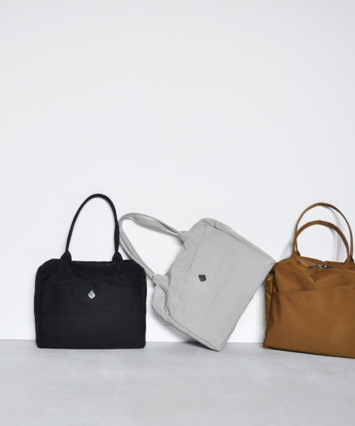 CLEDRAN(クレドラン)の「【A4/PCにも対応】CL3860 CHEVA POCKET BOSTON(ボストンバッグ・レディース・ブラック/ライトグレー/マスタード・FREE)」の21枚目の写真