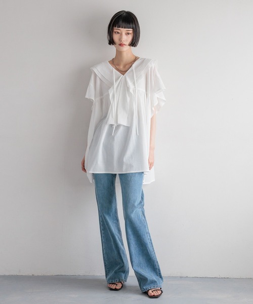 LOWRYS FARM（ローリーズファーム）の「デニムフレアパンツ　 498676（デニムパンツ・レディース・ブルー/ブラック/ネイビー・MEDIUM/LARGE）」の4枚目の写真