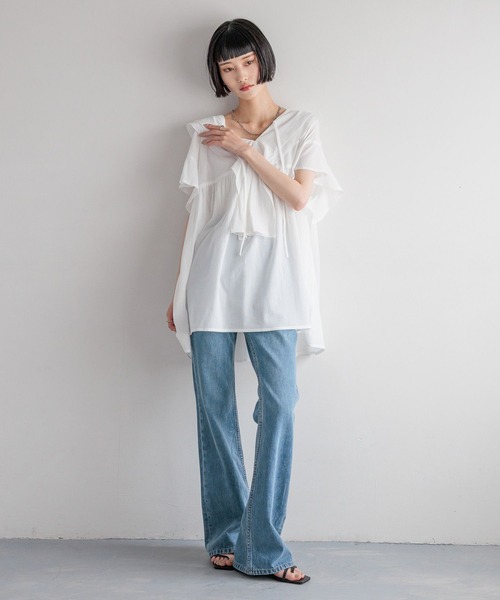 LOWRYS FARM（ローリーズファーム）の「デニムフレアパンツ　 498676（デニムパンツ・レディース・ブルー/ブラック/ネイビー・MEDIUM/LARGE）」の5枚目の写真