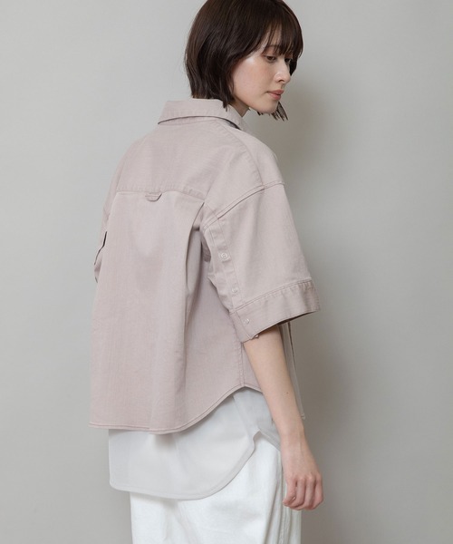 Munich（ミューニック）の「ダスティー加工デニムハーフスリーブシャツ（シャツ/ブラウス・レディース・モカ/ピンク/サックスブルー・FREE）」の5枚目の写真