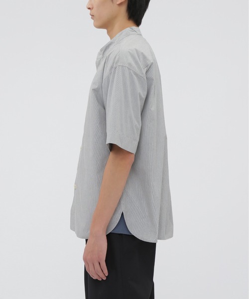 MHL.（エムエイチエル）の「LIGHT WASHED COTTON POPLIN SHIRT（シャツ/ブラウス・メンズ・ネイビー系1/ホワイト系その他5・SMALL/LARGE/MEDIUM）」の4枚目の写真