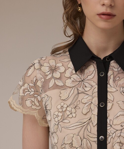 GRACE CONTINENTAL（グレースコンチネンタル）の「チュールフラワー刺繍ワンピース（ドレス・レディース・ボルドー/サックスブルー/ベージュ・36/38）」の6枚目の写真