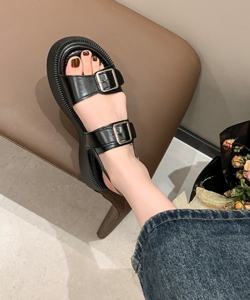 Ritzy(リッツィー)の「バックルデザイン 2本ベルトサンダル(サンダル・レディース・ブラック/ホワイト・23/24/25/24.5/23.5)」の20枚目の写真