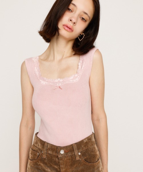 SLY（スライ）の「LACE DOCKING RIB TANK レース ドッキング リブ タンク 夏服 秋服 ノースリーブトップス（タンクトップ・レディース・オフホワイト/ライトブラック/ピンク・FREE）」の3枚目の写真