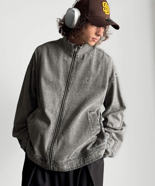 Classical Origin(クラシカルオリジン)の「ヴィンテージ加工ハイネックデニムジャケット/Vintage-Washed High-Neck Denim Jacket(デニムジャケット・メンズ・ブラック系1/ホワイト系1・MEDIUM/SMALL/LARGE)」の1枚目の写真