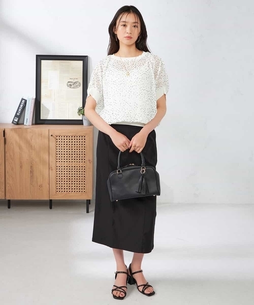 a.v.v(アーヴェヴェ)の「シフォン楊柳プリーツブラウス(シャツ/ブラウス・レディース・アイボリー/ブラック・36/40/38)」の18枚目の写真