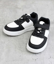 THE CASUAL（カジュアル）の「キッズ　スニーカー　ベルクロ　シューズ（スニーカー）」