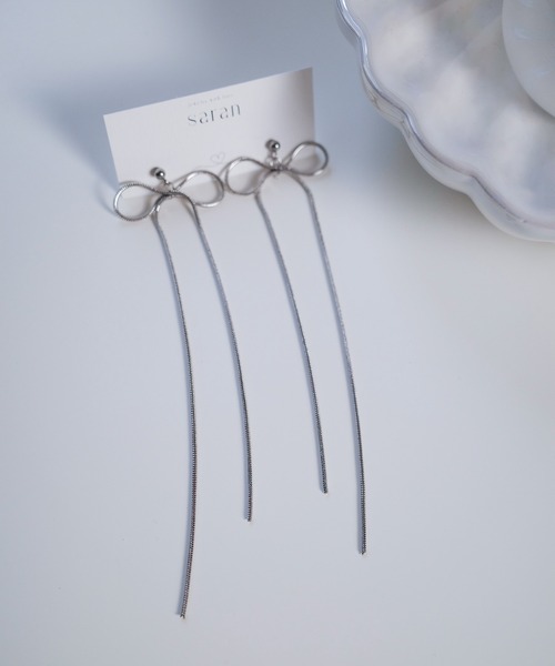 CERCA(チェルカ)の「saran jewelry/ロング リボンチェーン ピアス(ピアス(両耳用)・レディース・シルバー/ゴールド・FREE)」の1枚目の写真