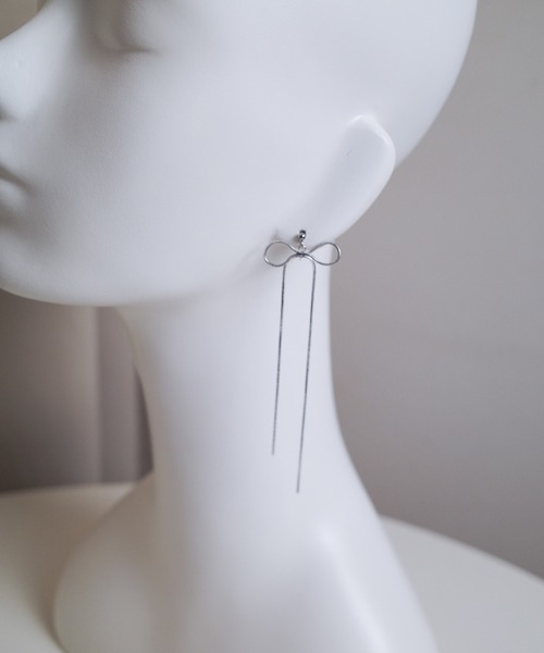 CERCA(チェルカ)の「saran jewelry/ロング リボンチェーン ピアス(ピアス(両耳用)・レディース・シルバー/ゴールド・FREE)」の9枚目の写真